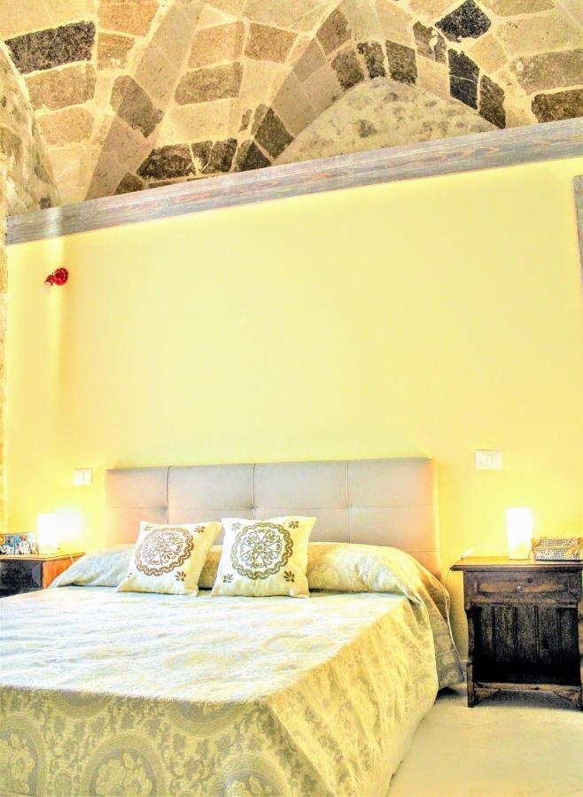 Dimora Vico Dei Nohi Bed & Breakfast Lecce Bagian luar foto