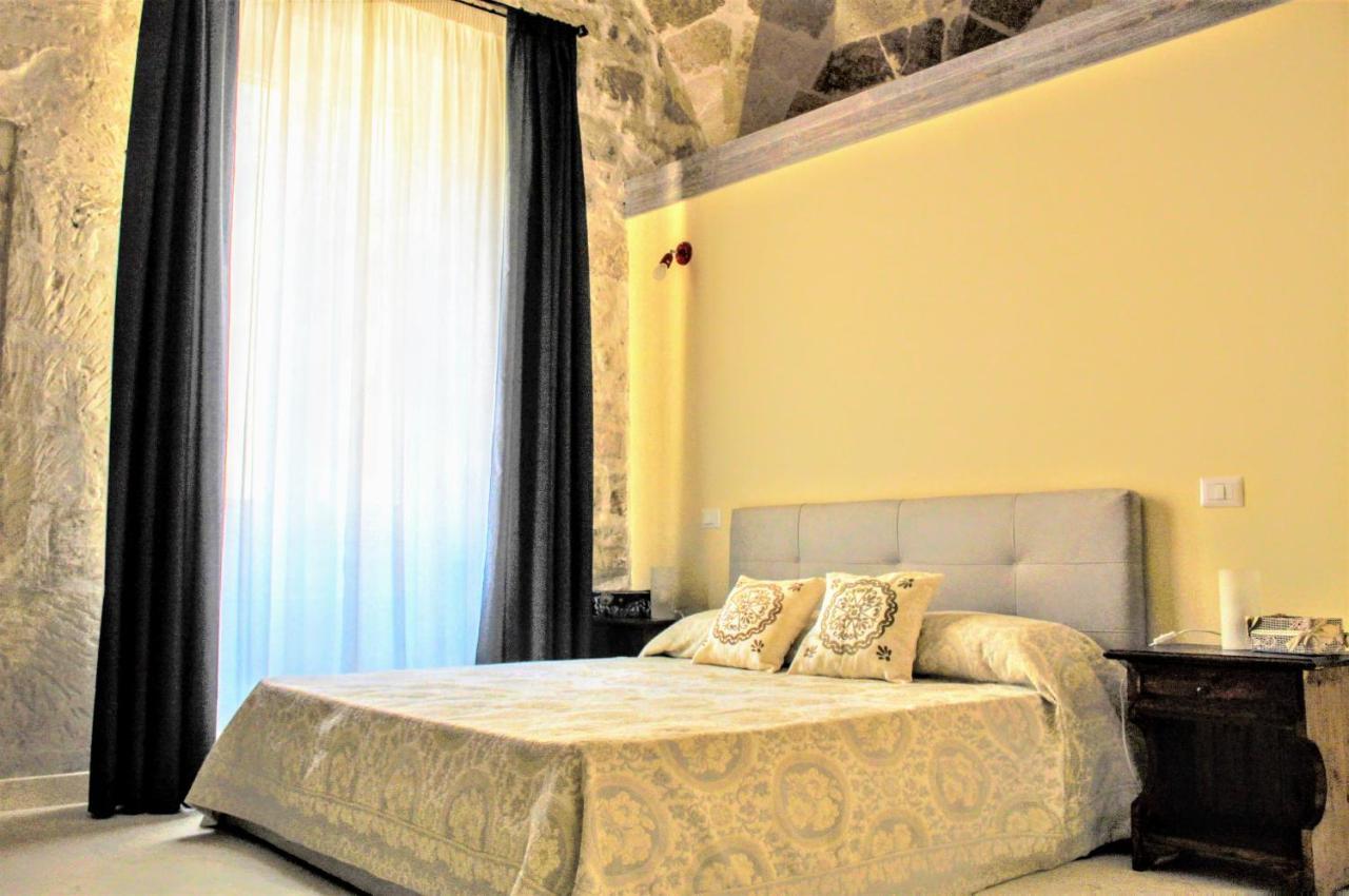 Dimora Vico Dei Nohi Bed & Breakfast Lecce Bagian luar foto
