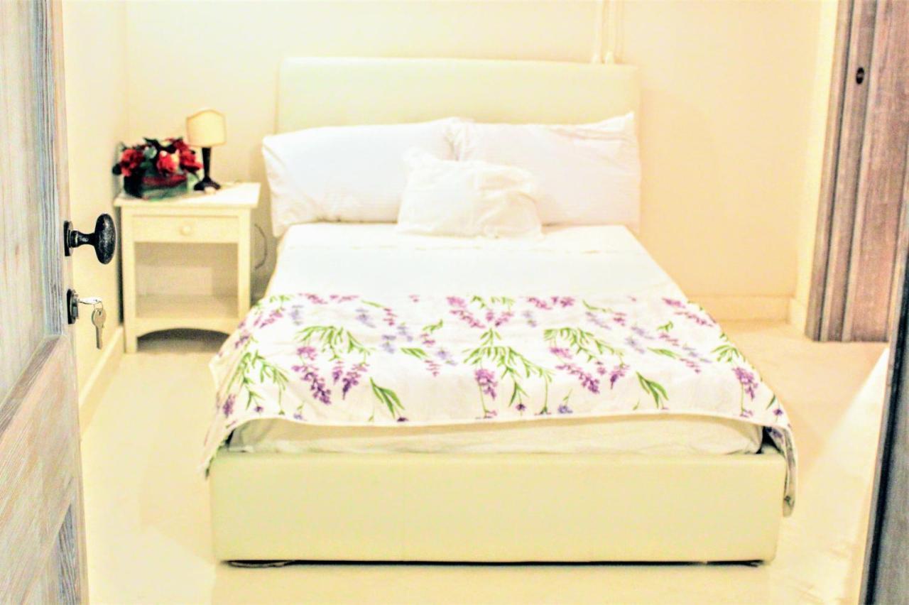 Dimora Vico Dei Nohi Bed & Breakfast Lecce Bagian luar foto