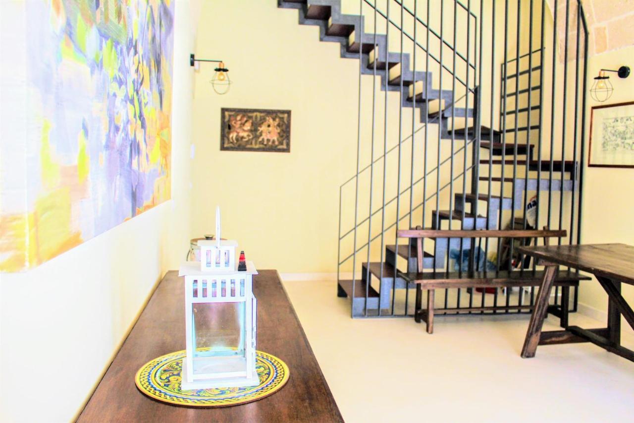 Dimora Vico Dei Nohi Bed & Breakfast Lecce Bagian luar foto