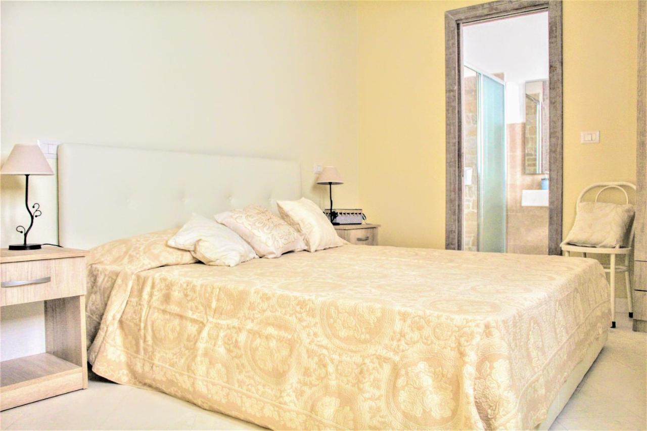 Dimora Vico Dei Nohi Bed & Breakfast Lecce Bagian luar foto